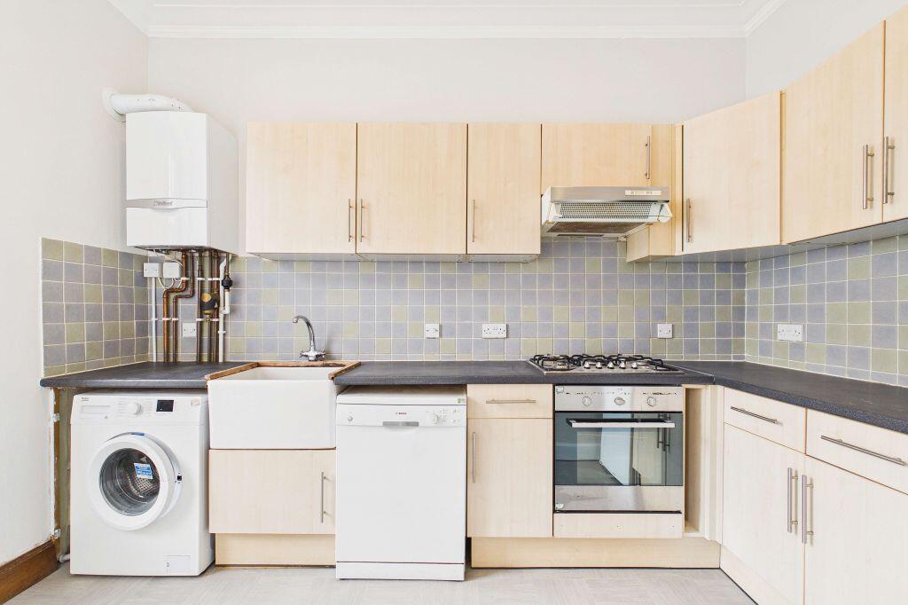 Apartment in Edinburgh, Blackhall - View 5
