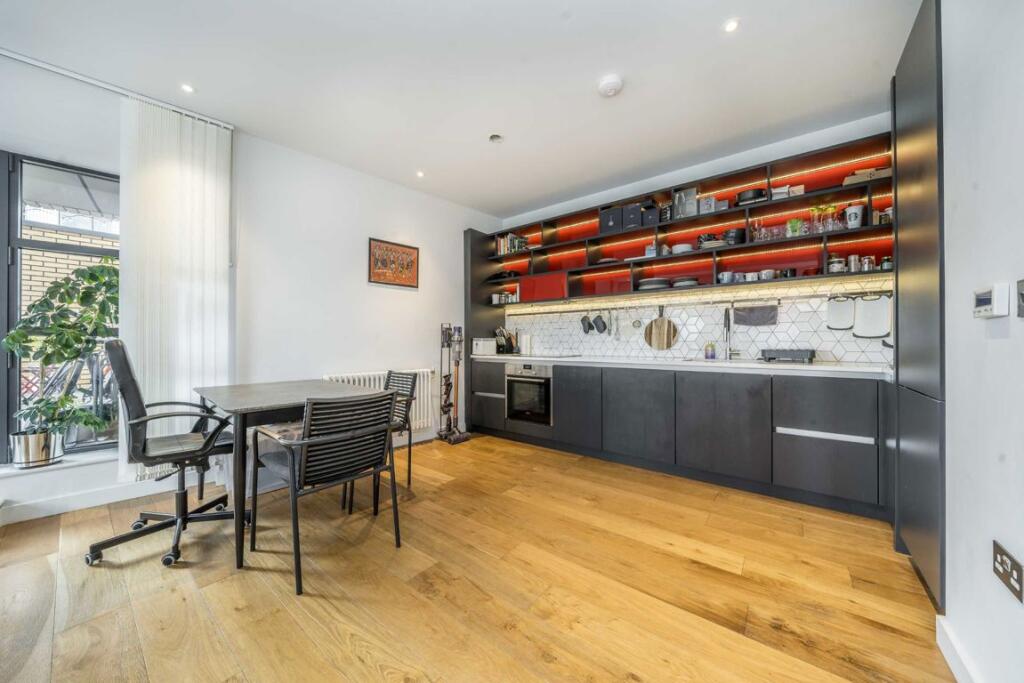 Apartment in London, London City Island, Blackwall - More