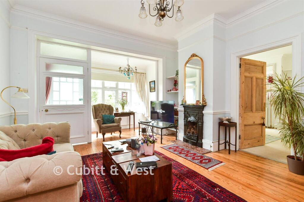 Apartment in Brighton - View 5