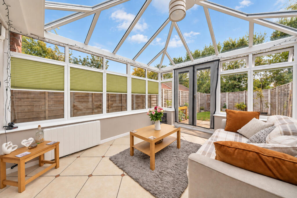 House in Gloucester - View 5