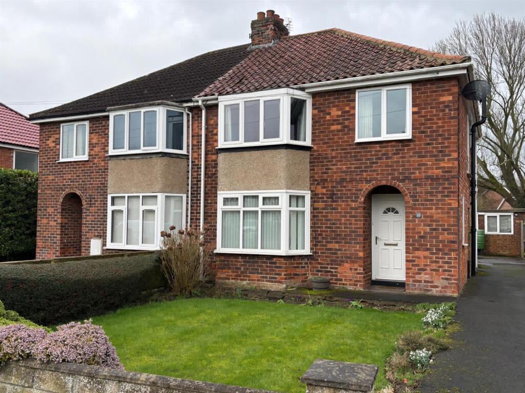 Main image of property: 44 The Close, Northallerton