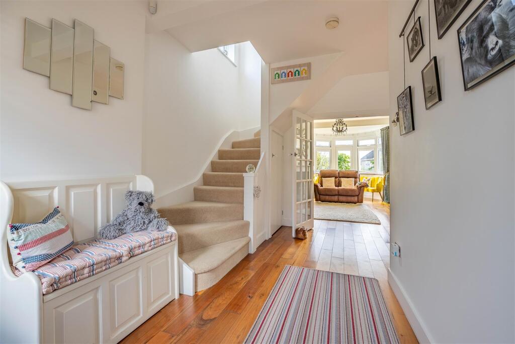 House in Southend-on-Sea - More
