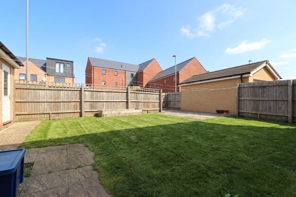 Montague Crescent, Brooklands, MK10 - View 6
