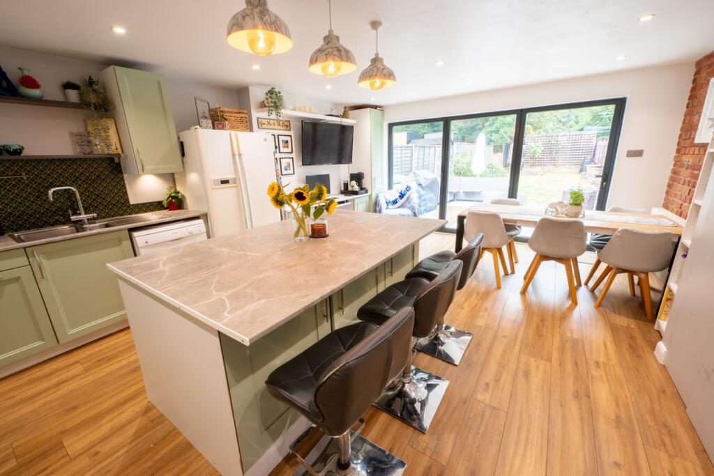 House in London, Monks Orchard - View 2