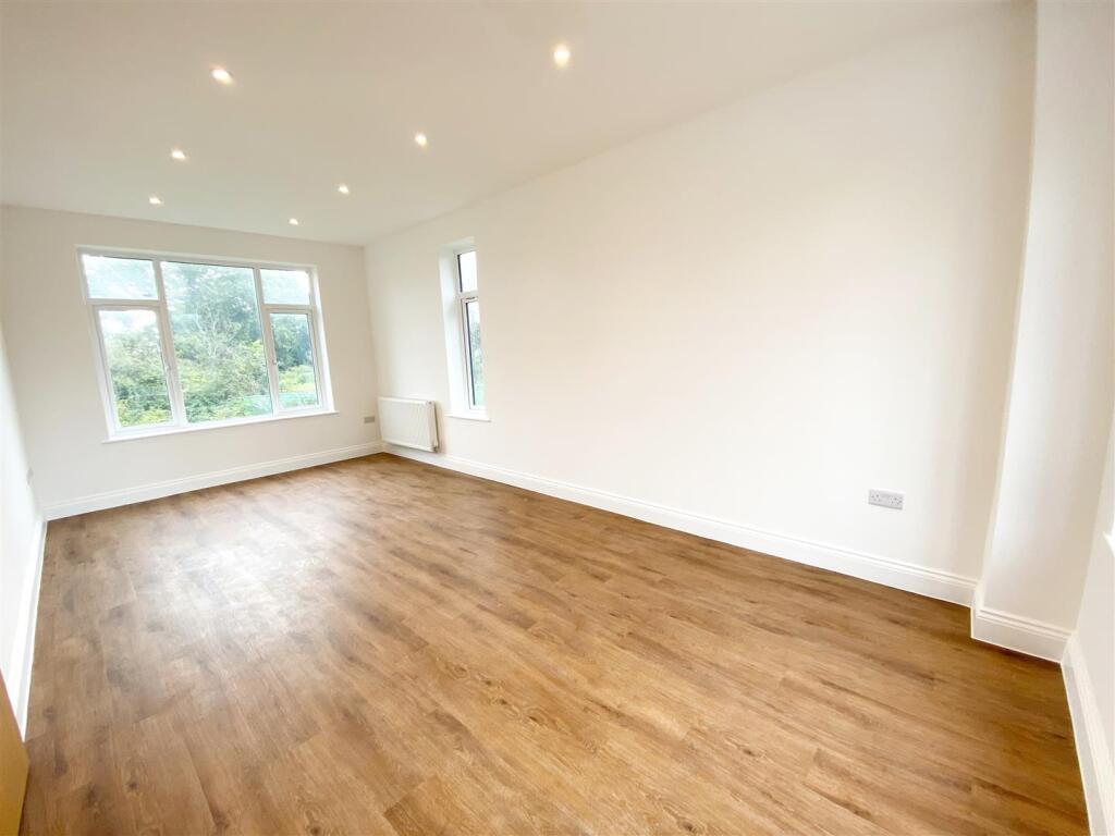 House in Tonbridge - View 4