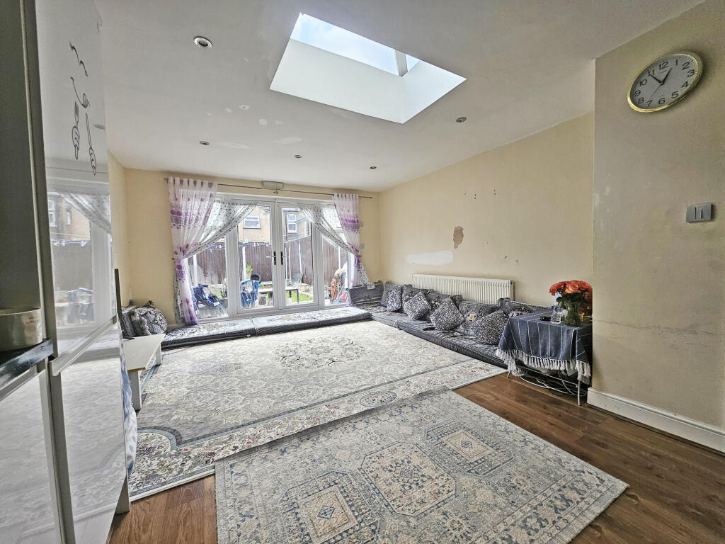 Chester Road,  London, E16 photo 4