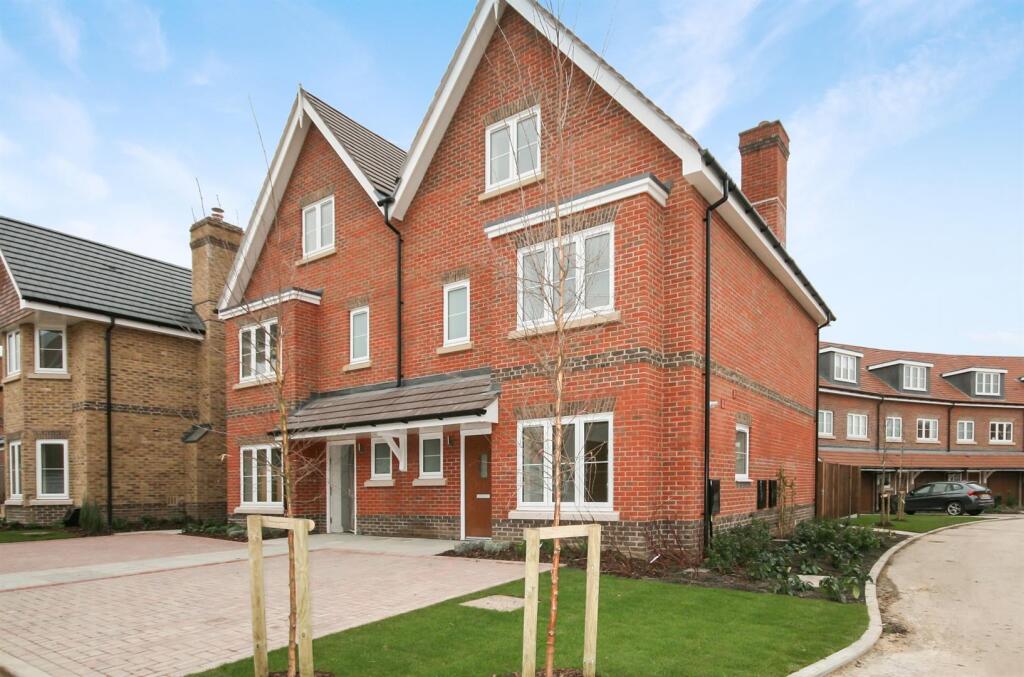 Main image of property: Oaks Lane, Great Bookham, Leatherhead