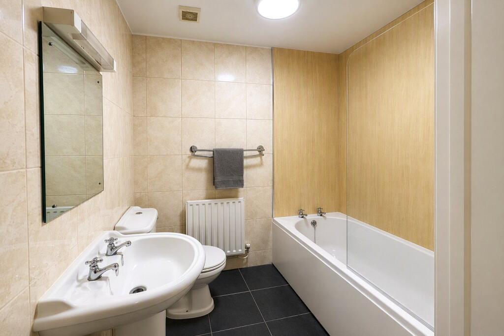 House in Peterborough, Cardea - More