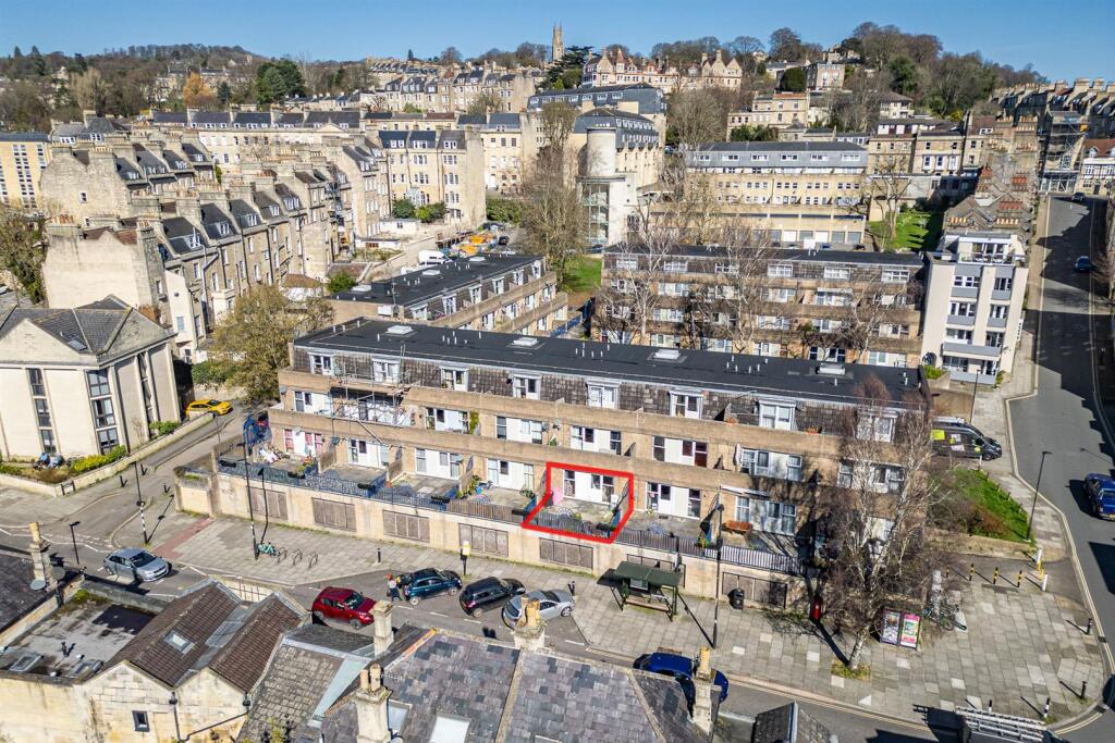 Bath Flat With Terrace | Auction