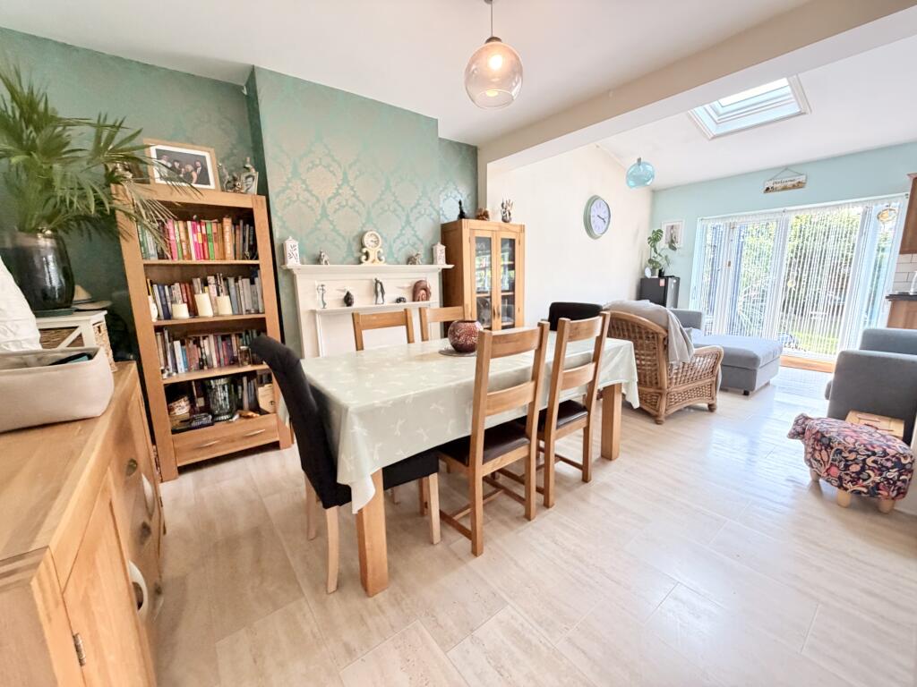 Roxy Avenue, Chadwell Heath, Romford,  photo 3