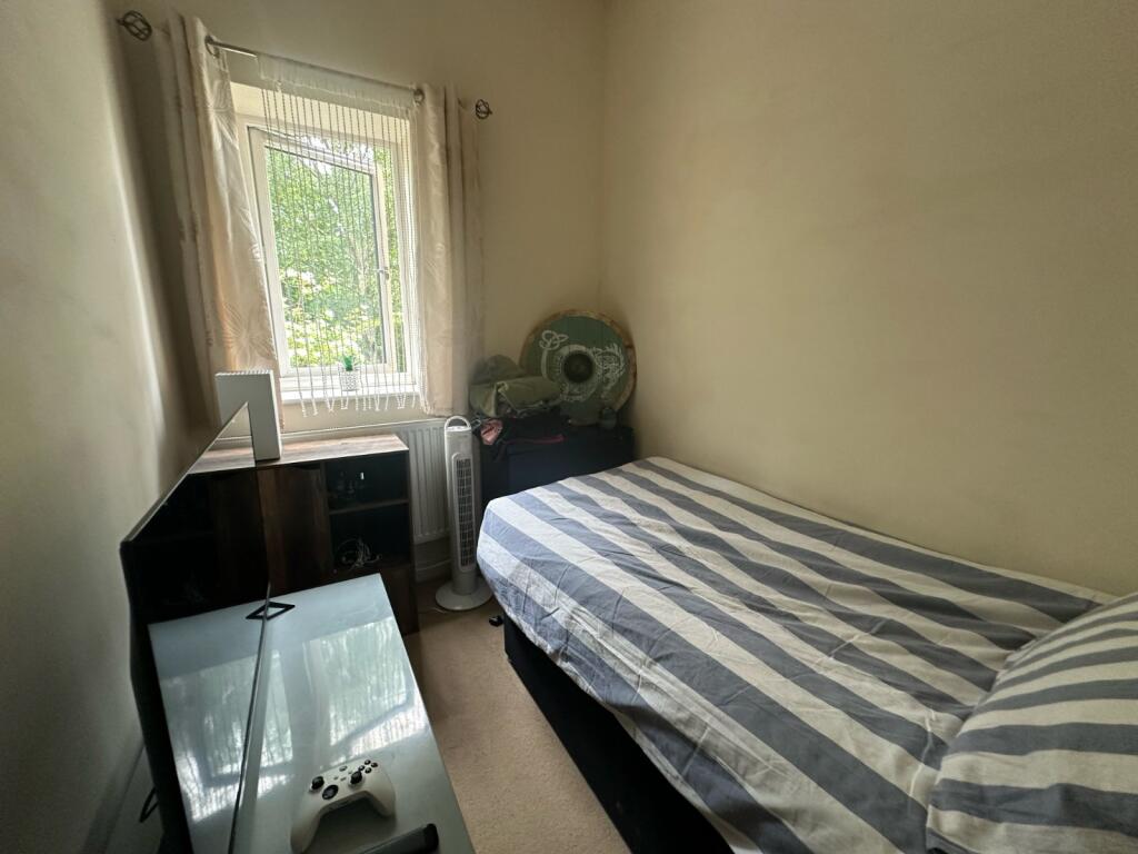 House in Bradford, Bingley - View 5