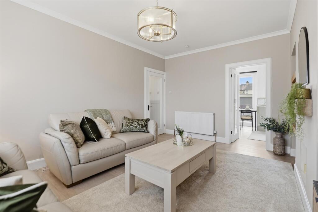 Apartment in Gourock, Midton - More