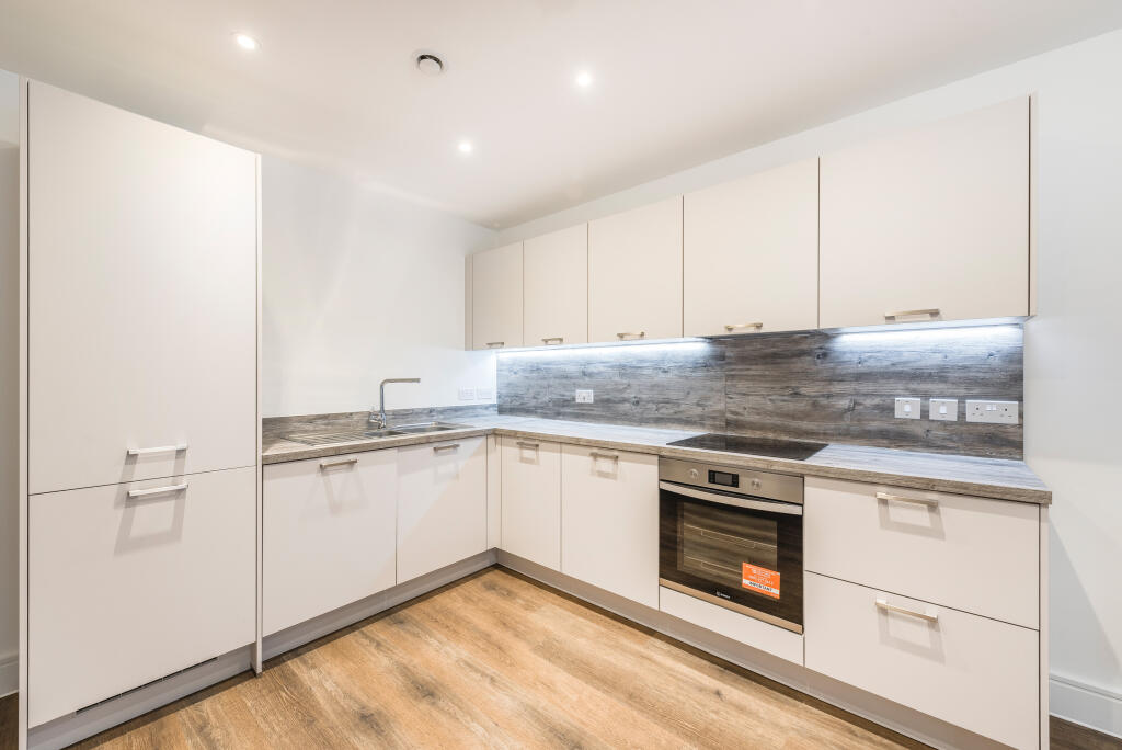 Apartment in Hemel Hempstead - View 5