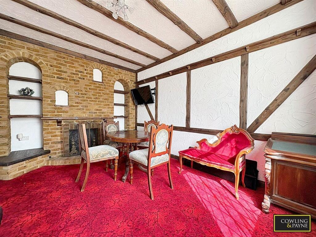 House in Basildon, Wickford - View 5