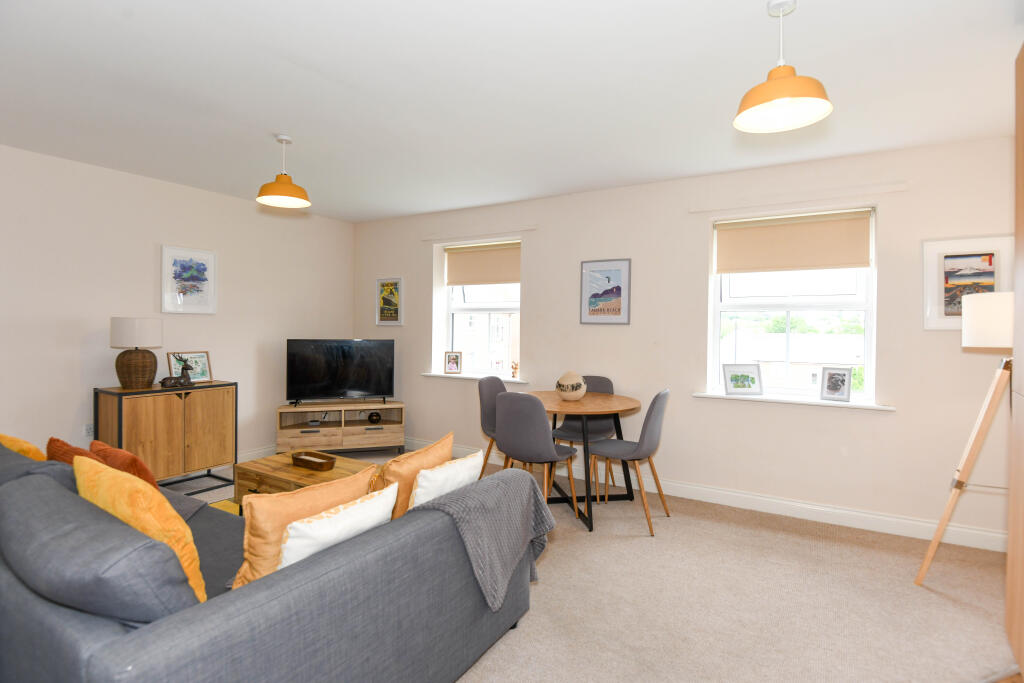 Apartment in Trowbridge - View 4
