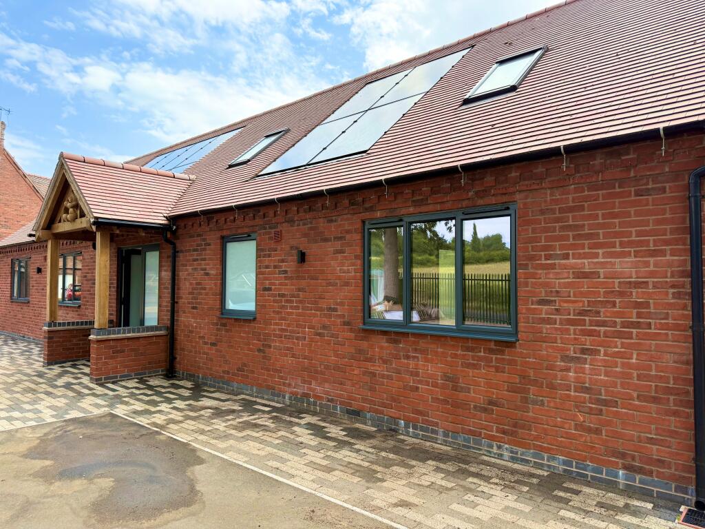 Main image of property: Sandy Lane, Leamington Spa