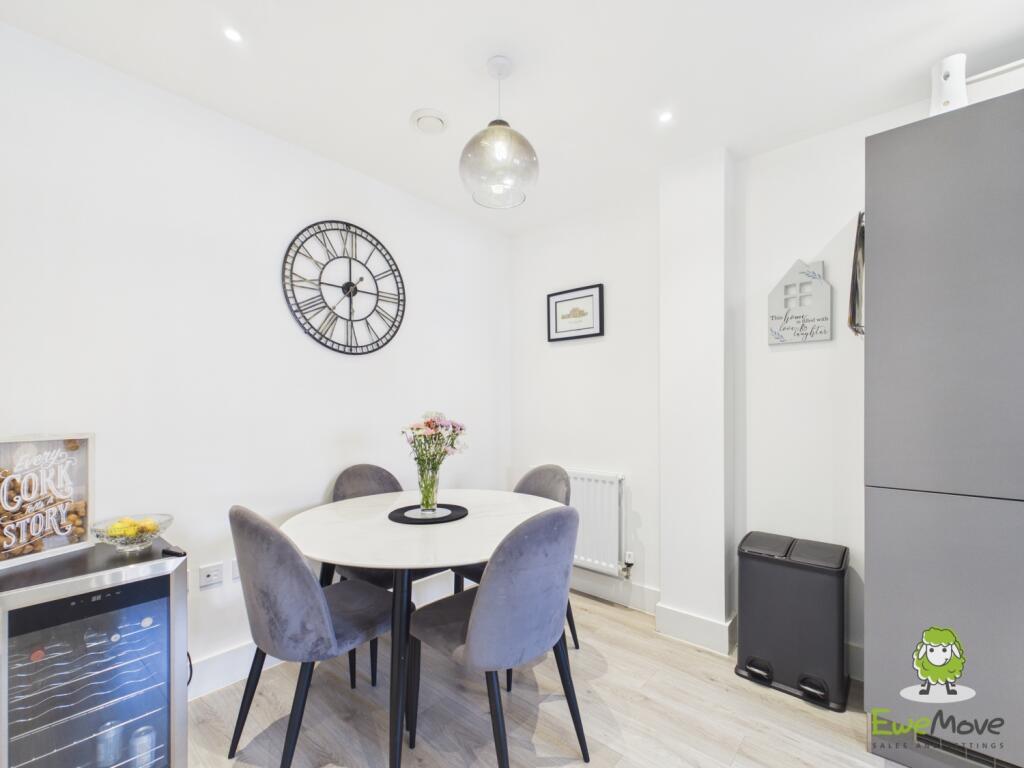 Fishbourne Gardens, Chineham, Basingstoke, RG24 - View 5