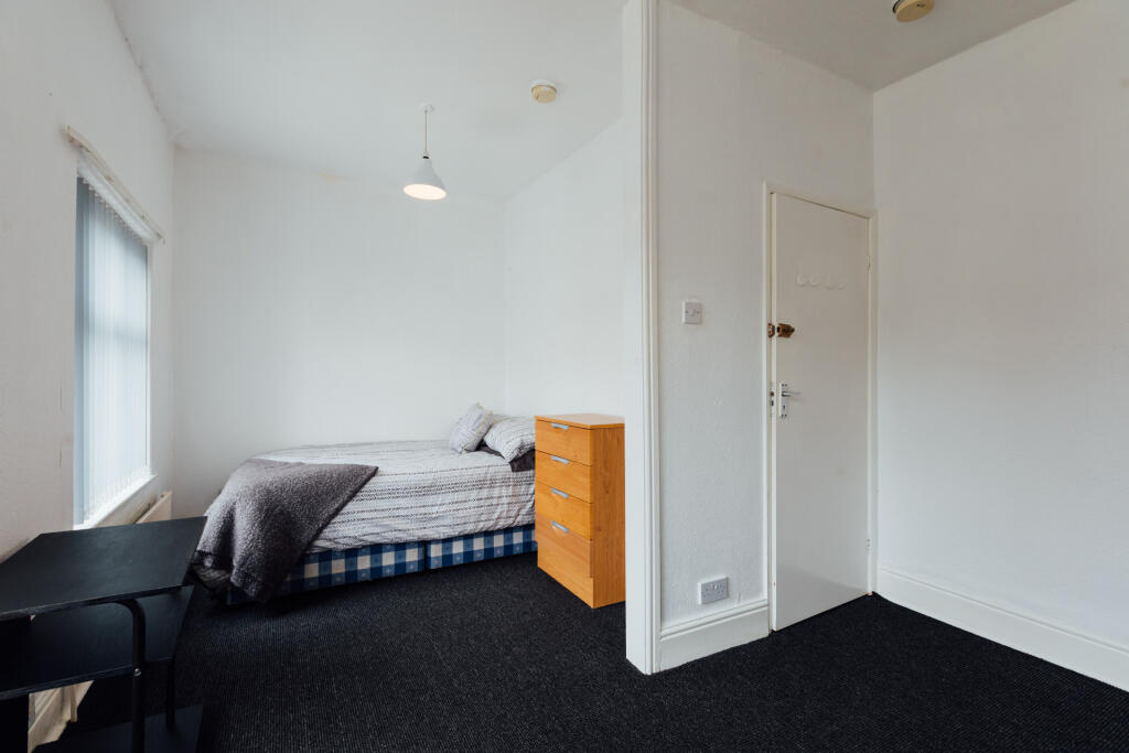 House in Hull - View 4