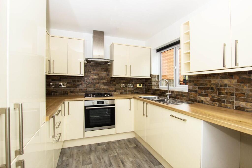 House in Blackburn, Ewood - View 4