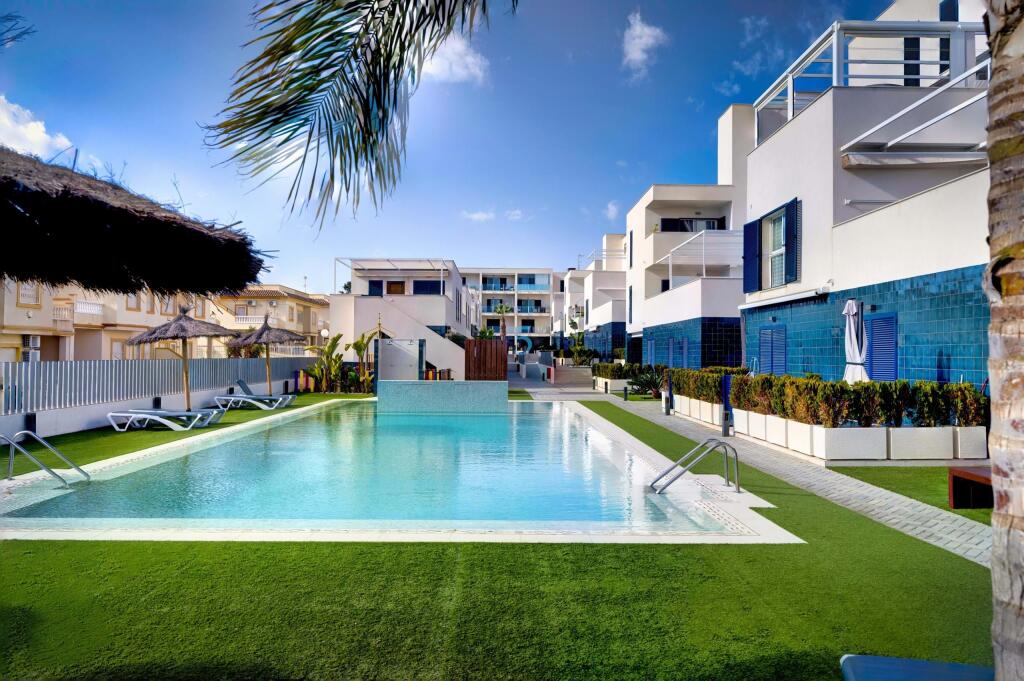 Main image of property: Valencia, Alicante, Playa Flamenca