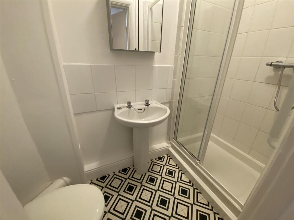 Apartment in Tonbridge - View 5