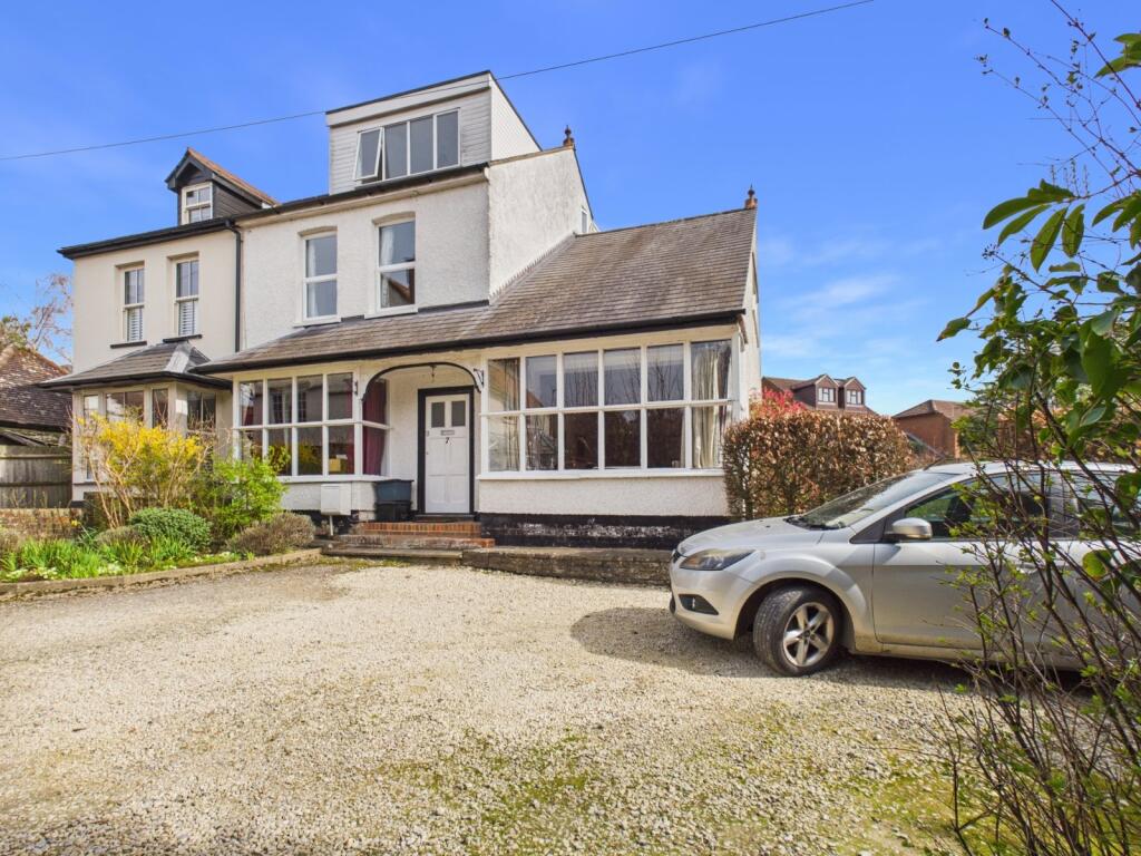 Main image of property: The Avenue, Amersham, Buckinghamshire, HP7