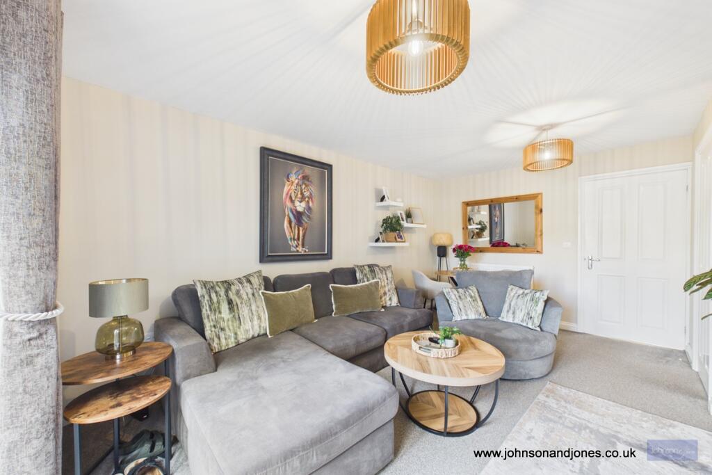 House in Runnymede, Addlestone - View 4