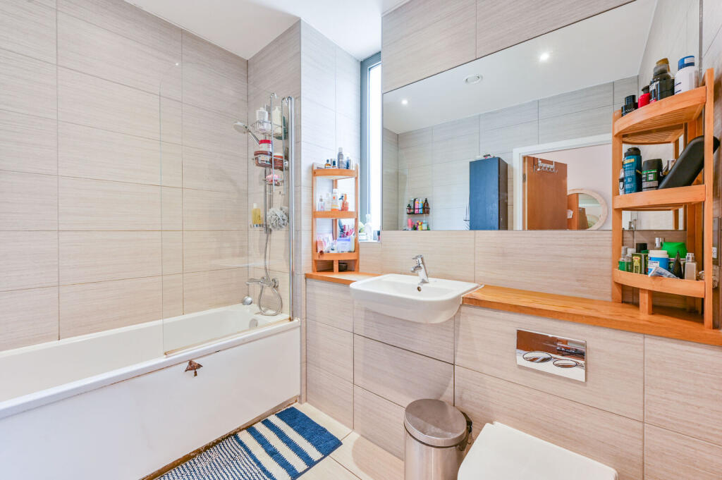 Apartment in London - More