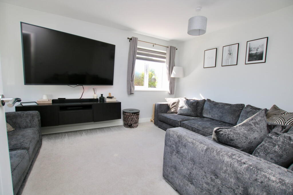 Ferny Close, Overseal, Derbyshire, DE12 6NU photo 4