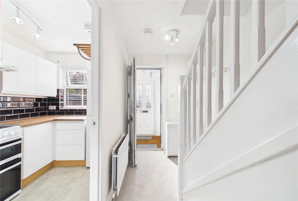 House in Basingstoke and Deane, Tadley Hill, Tadley - More