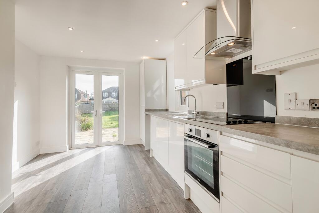 Eastfield, West Lavington, Devizes, SN10 photo 2