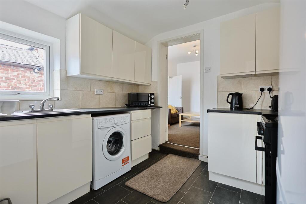 Apartment in Newcastle upon Tyne - View 2
