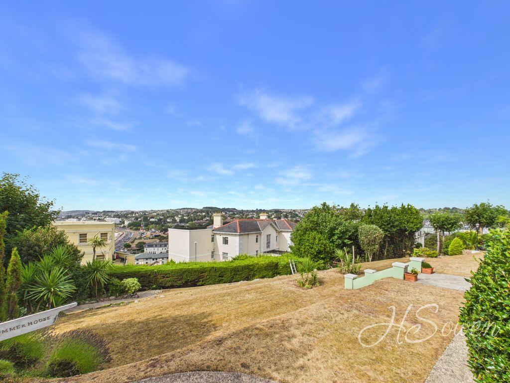 Apartment in Torquay, Torbay - View 4