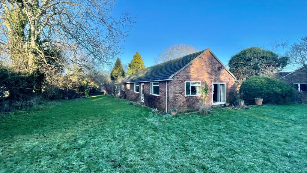 House in Stratford-on-Avon, Wilmcote - More