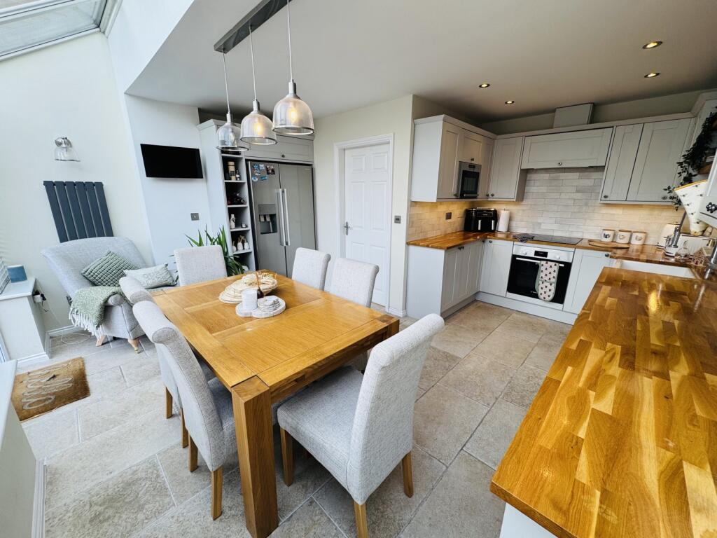 Chew Moor Lane, Lostock, Bolton, Greater Manchester, BL6 photo 2