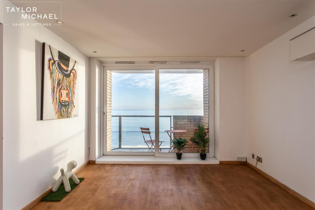 Kings Esplanade, Hove photo 3