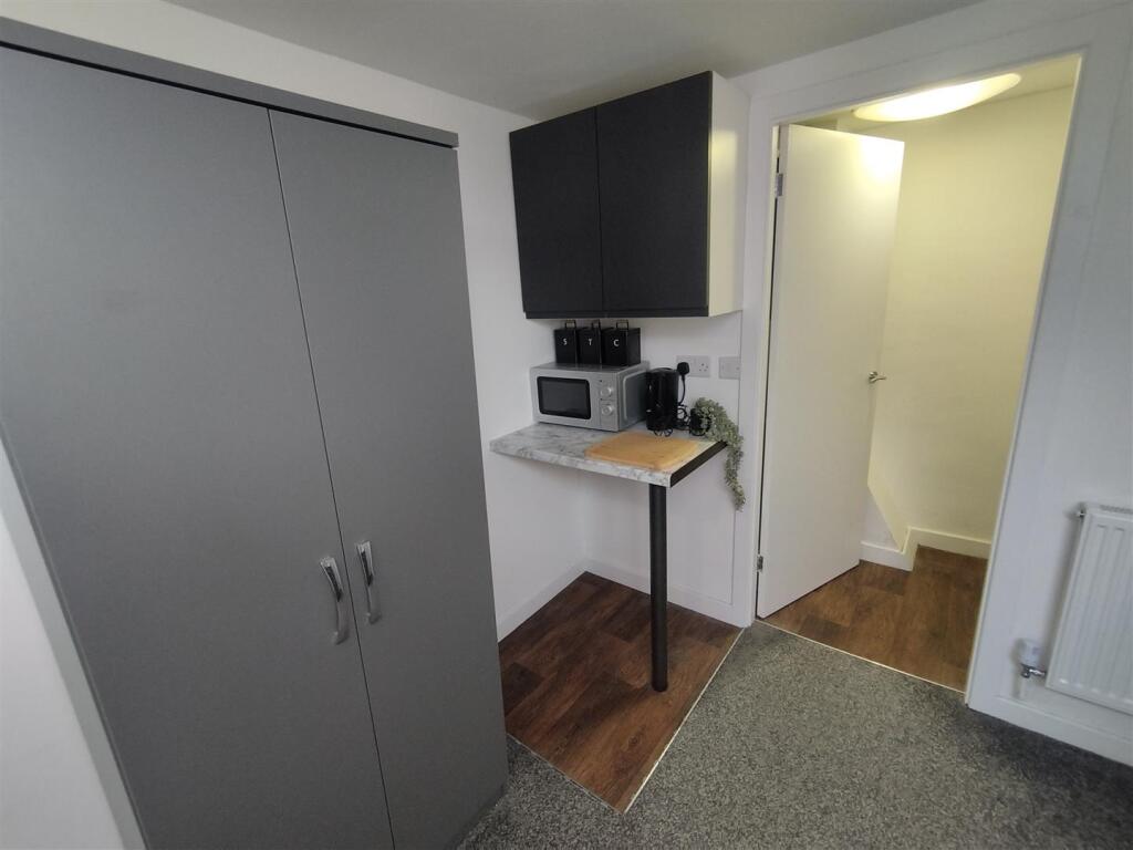 House in Nottingham - View 5