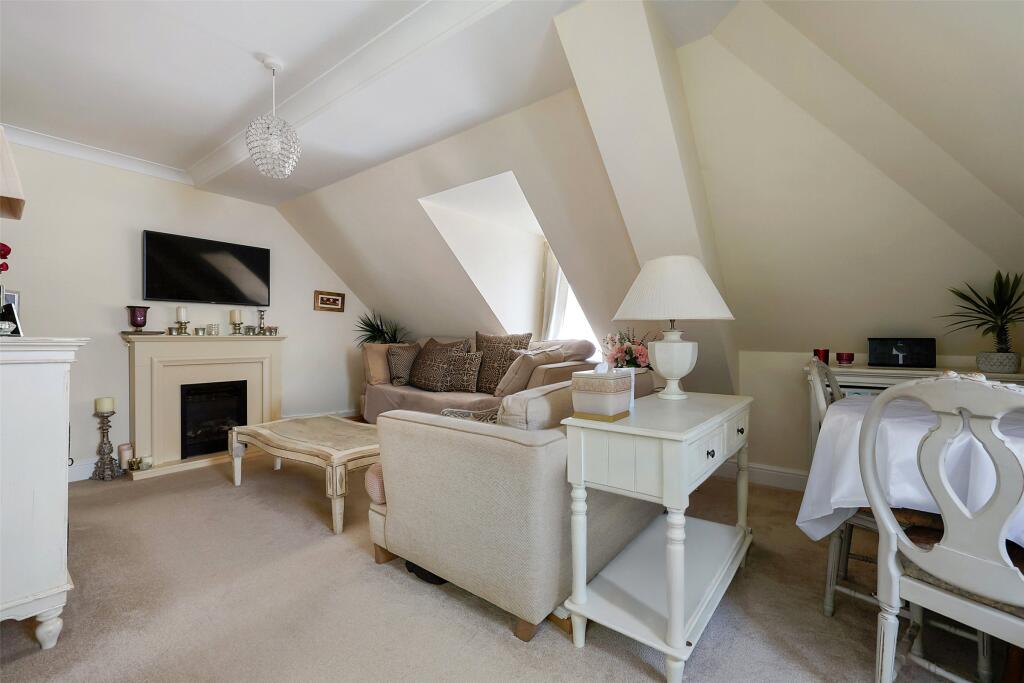 Apartment in Redhill - View 4