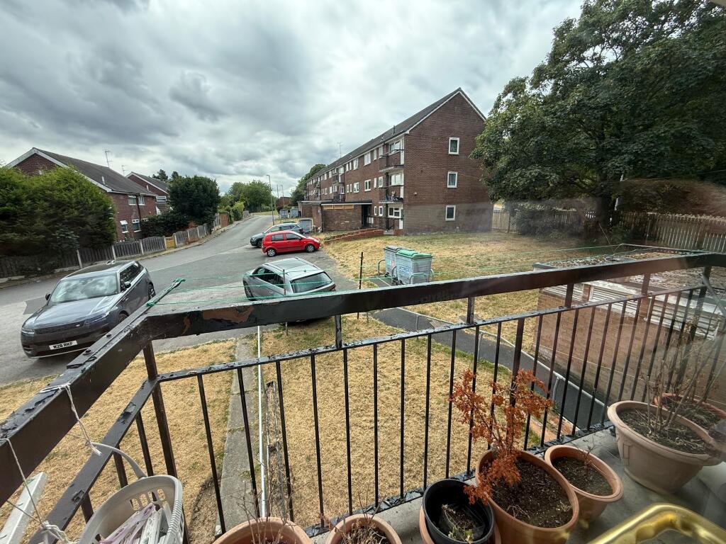 Apartment in Rotherham, South Yorkshire - View 5