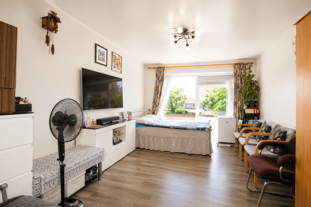 Apartment in London, London Borough of Brent - View 3