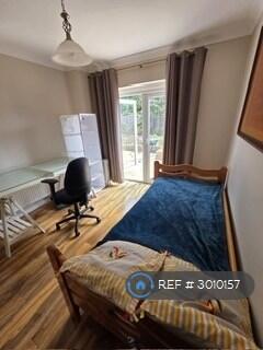 House in Guildford - View 4