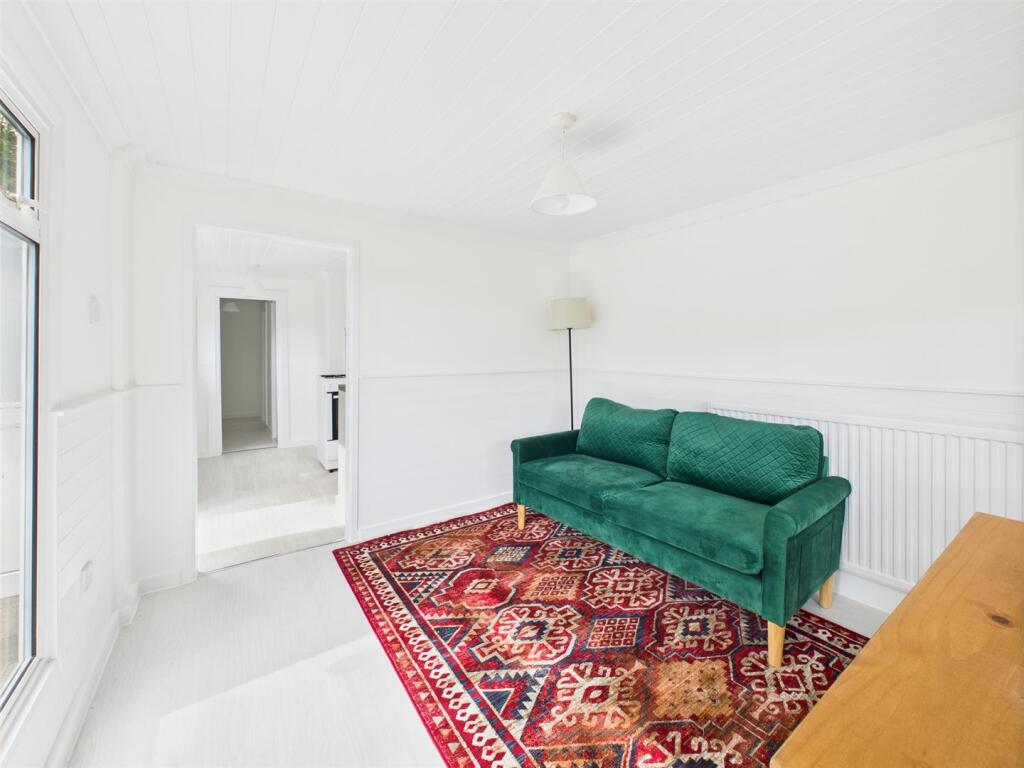Garston Park, Tilehurst, Reading - More