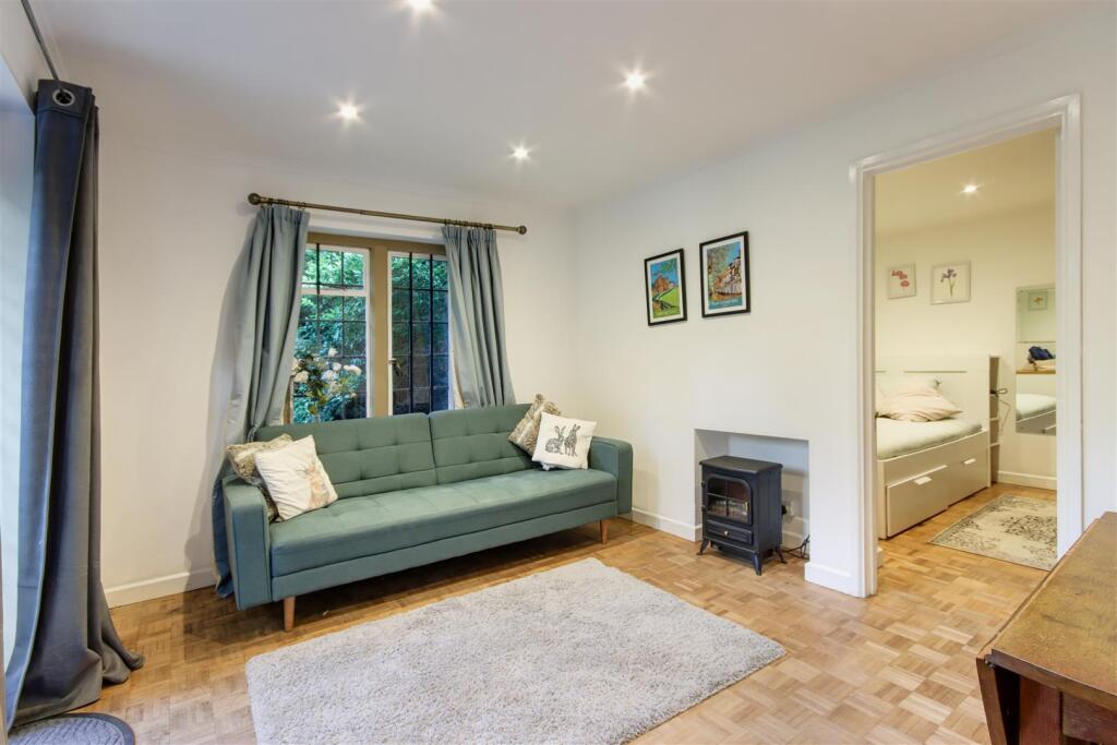 High Hilden Close - Chain Free - Cash Buyers Only photo 3
