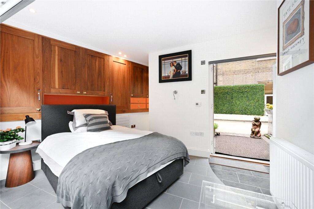 Apartment in London - More