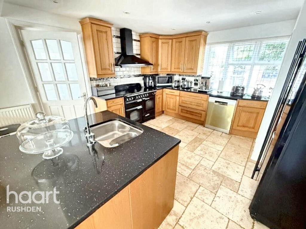 Wellingborough Road, Rushden photo 4