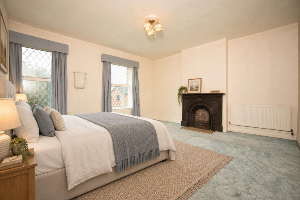House in Oldham - View 5