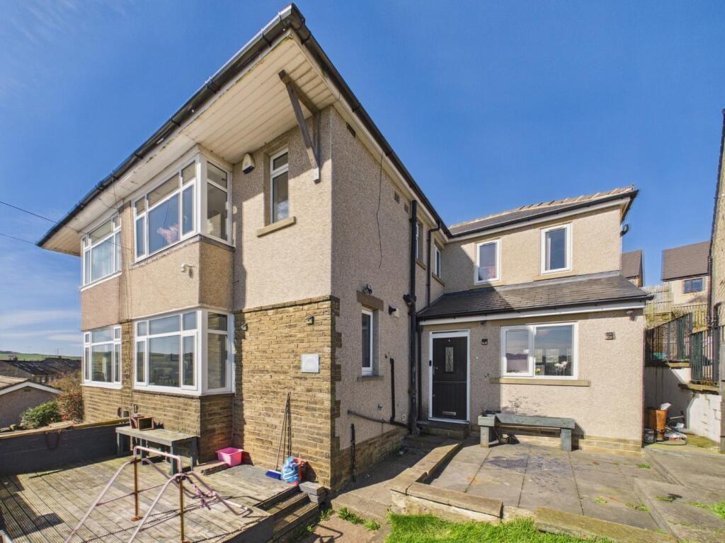 Main image of property: Sapgate Lane, Bradford