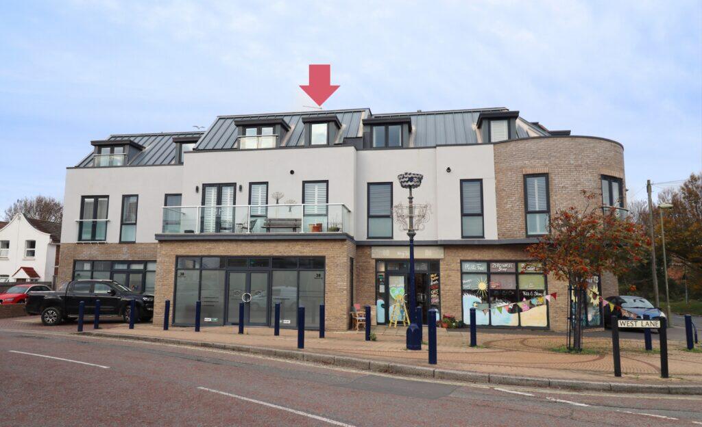 2-bed flat on Station Road, Hayling Island, £250,000