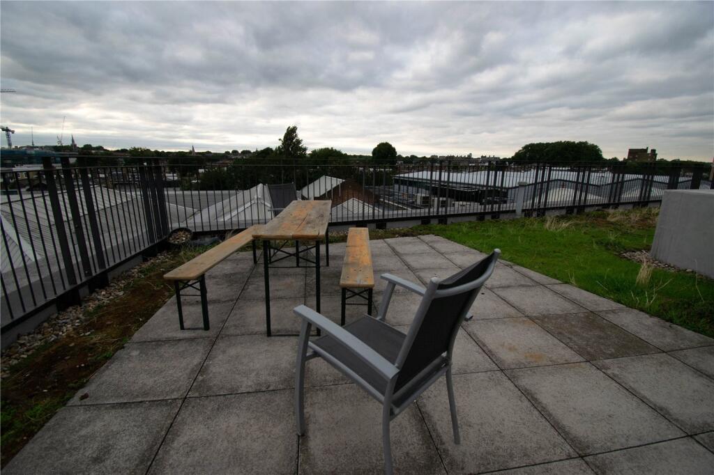 3 bedroom maisonette for rent