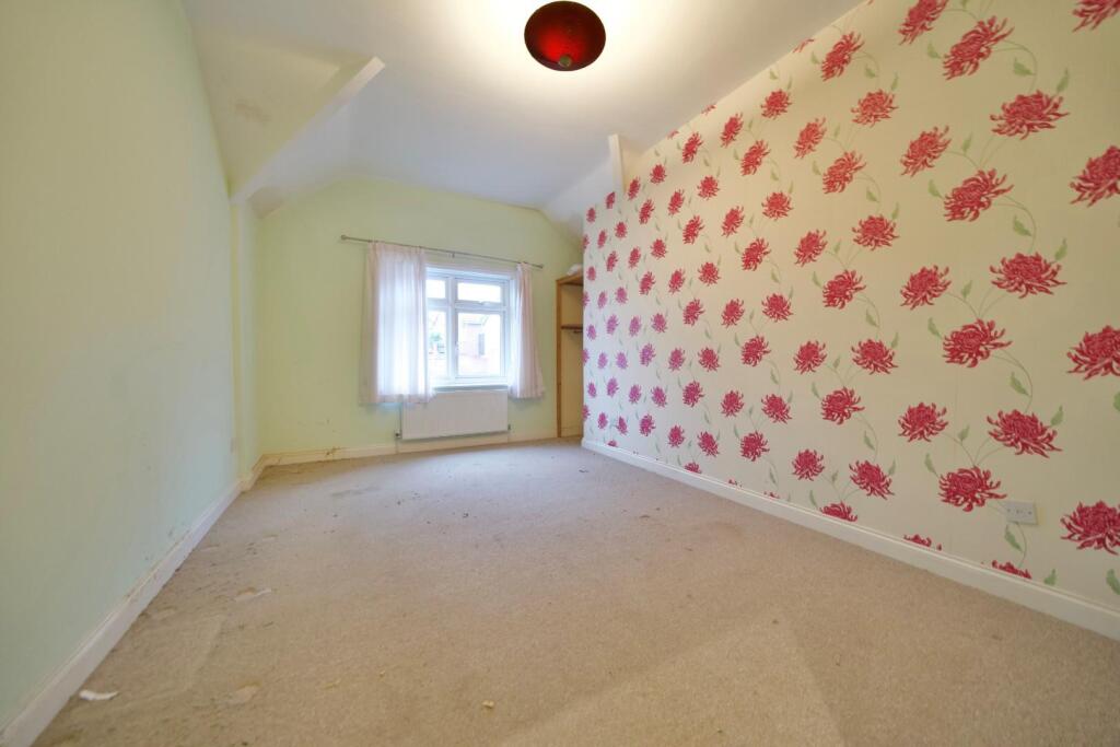 House in Weymouth, Southlands - More